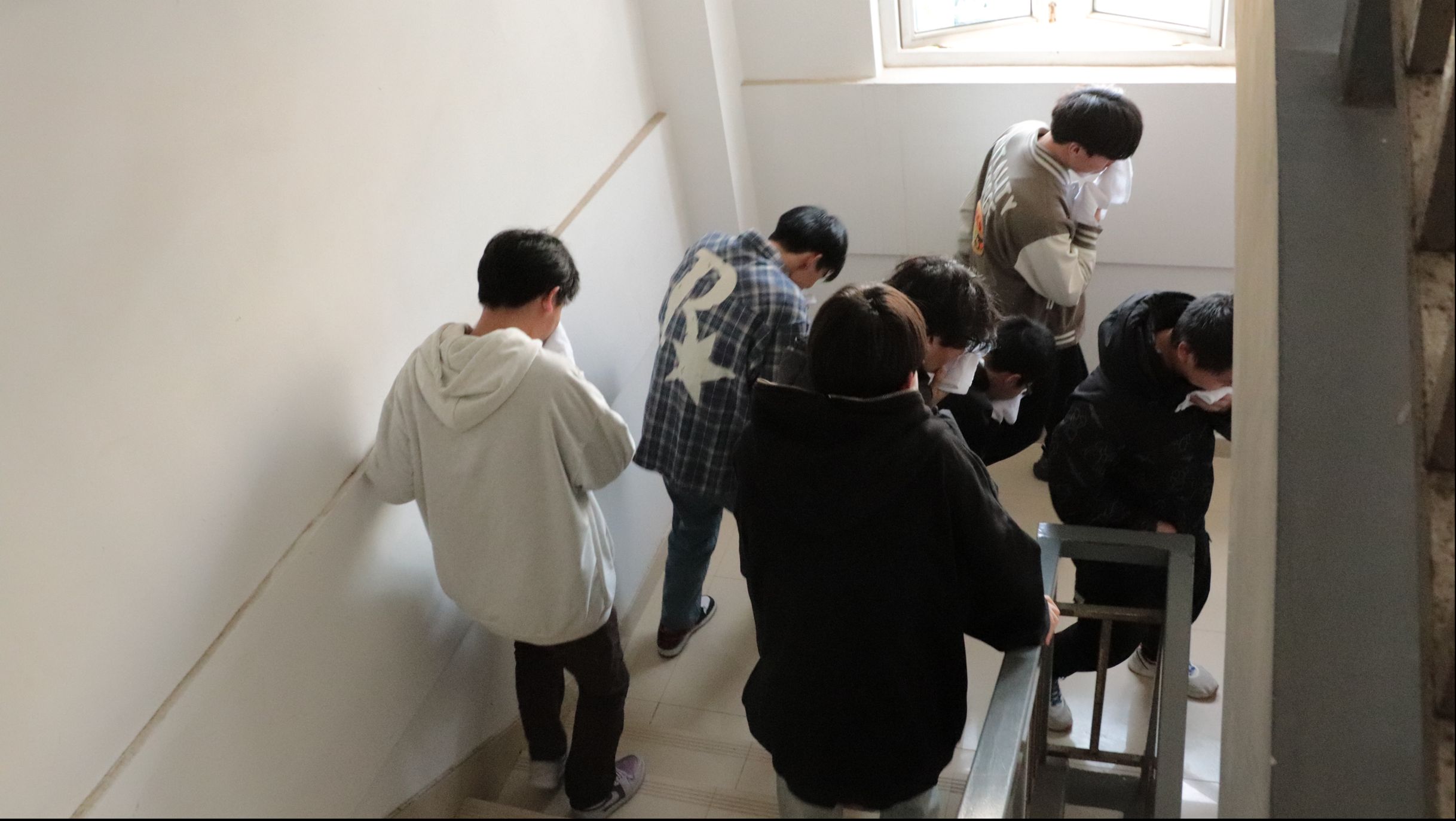 我校開展消防應急演練