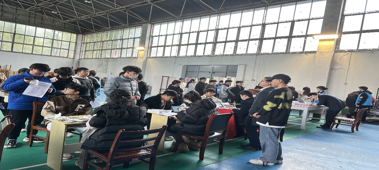 辦理志愿者證，保障志愿服務(wù)