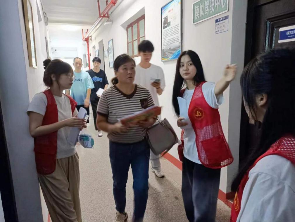 我校順利開展迎接2023級新生報道工作