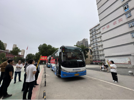 武科職學子開啟新征程:我院歡送學生赴企業(yè)實習就業(yè)! 武科職學子開啟新征程:我院歡送學生赴企業(yè)實習就業(yè)!
