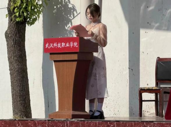 燃五四薪火,揚(yáng)青春風(fēng)采 燃五四薪火,揚(yáng)青春風(fēng)采