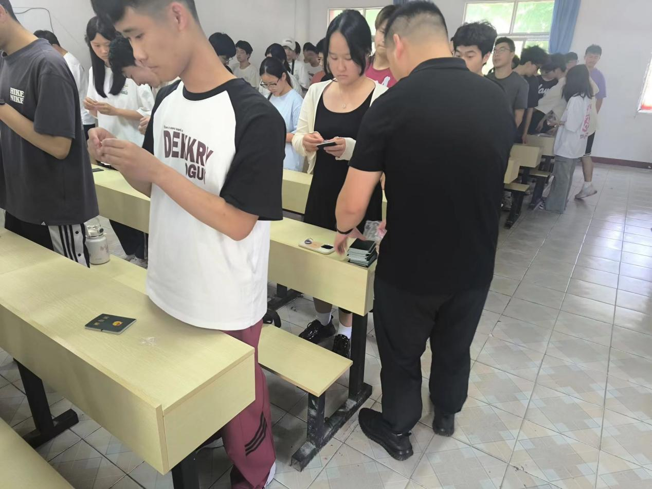 青春心向黨，奮斗新征程 ——武漢科技職業(yè)學(xué)院第五期團(tuán)課結(jié)業(yè)典禮暨入團(tuán)儀式