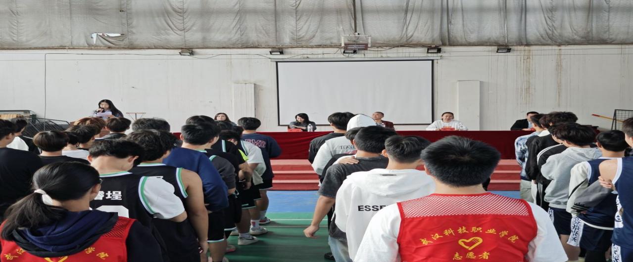 青春熱血，逐夢“籃”場  ——武漢科技職業學院第十九屆“希望杯”籃球賽開幕