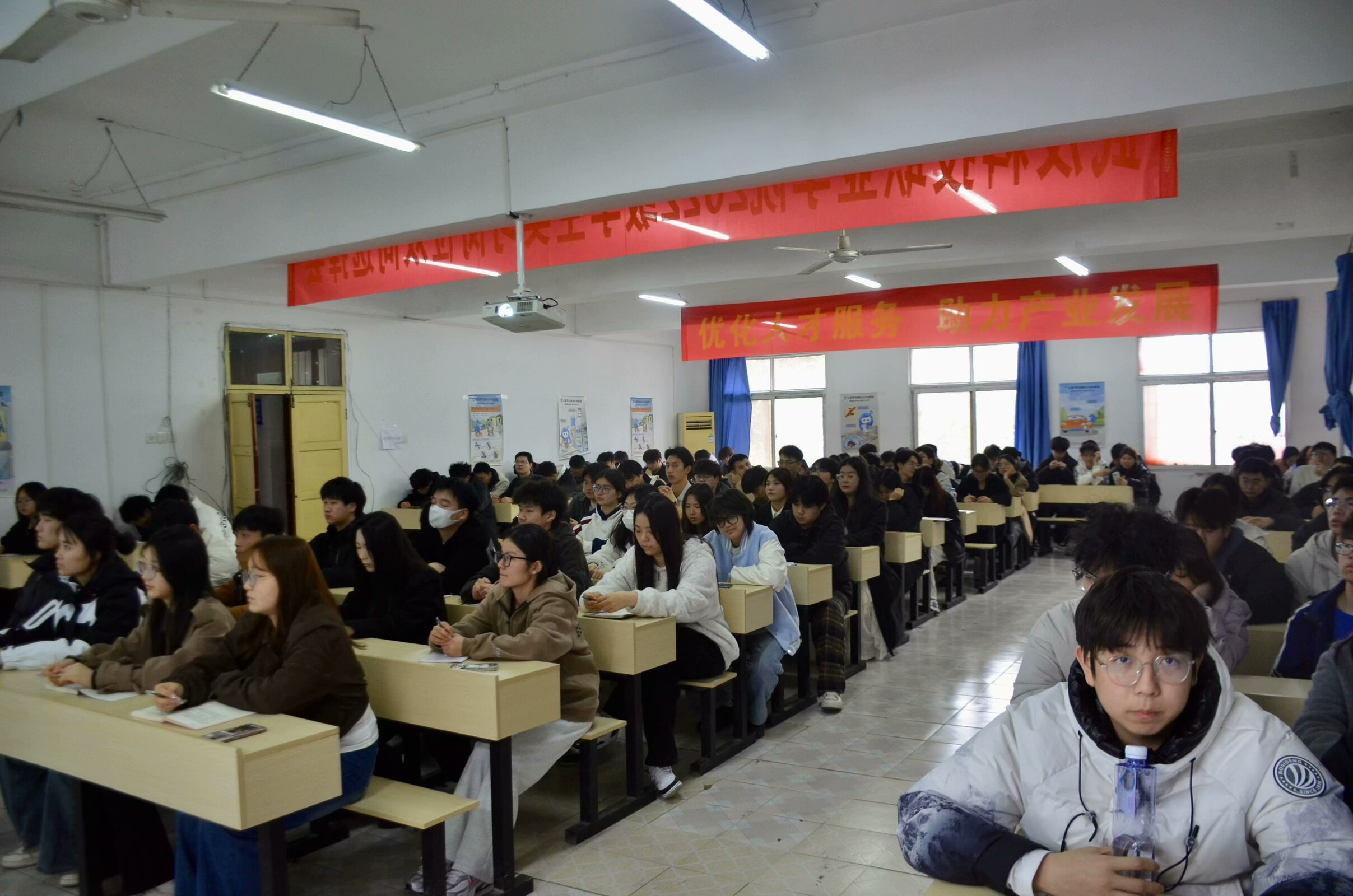 淬煉團學骨干，領航青春征程