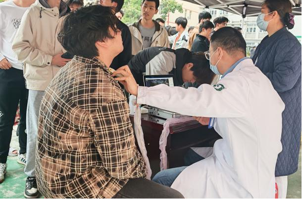 醫校共建，關愛師生健康