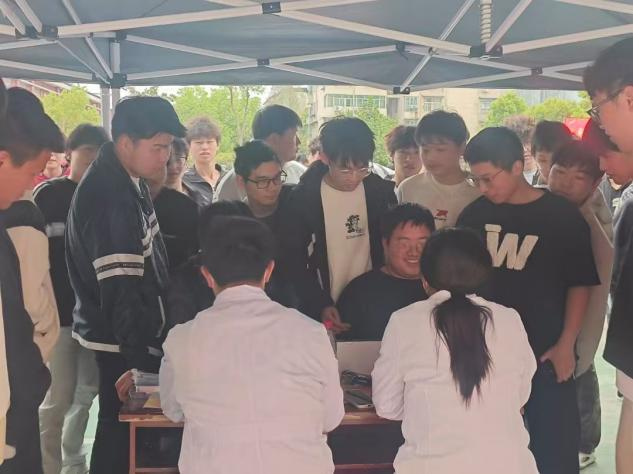 醫校共建，關愛師生健康