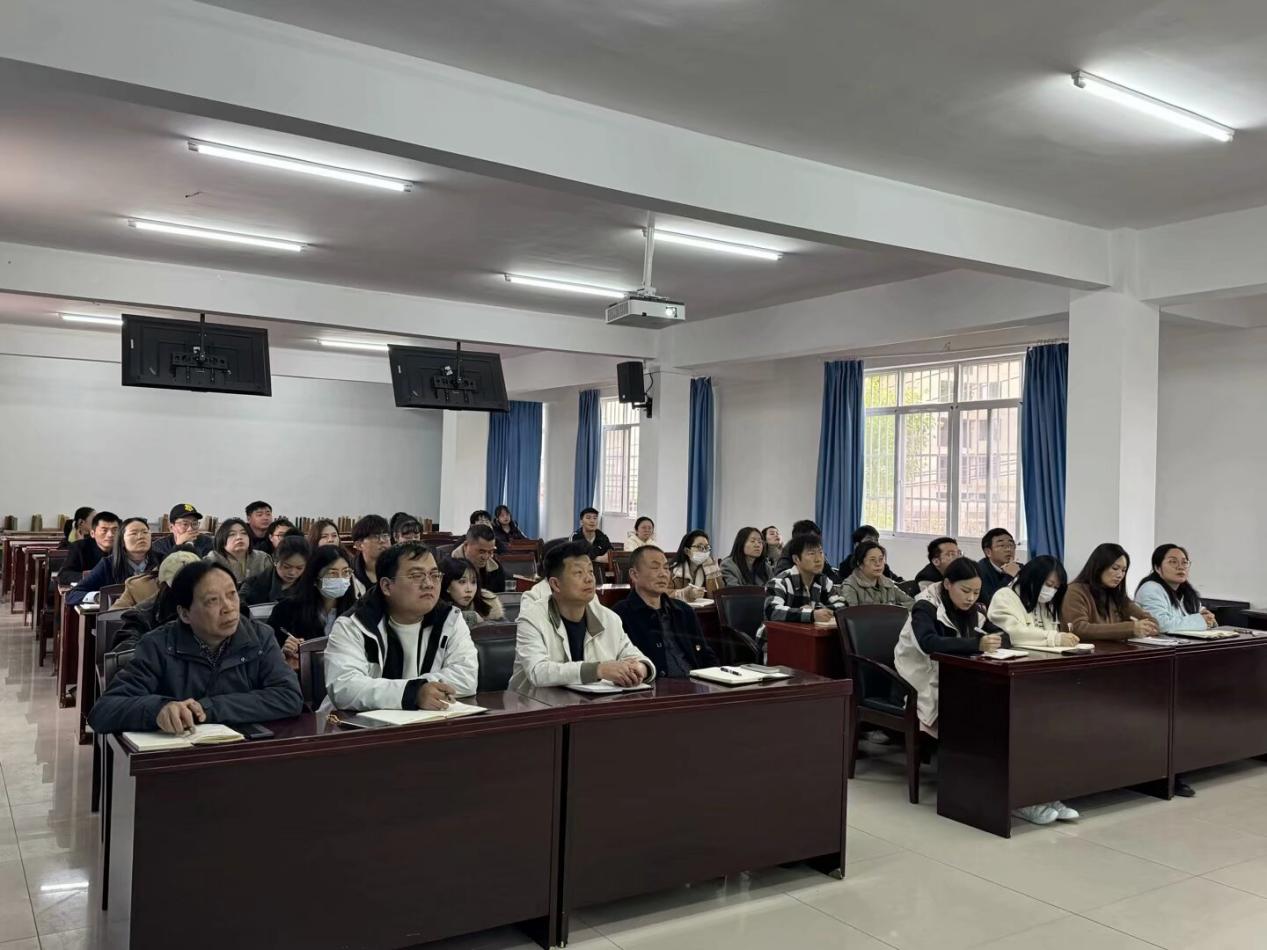 武漢科技職業學院黨委深入貫徹中央八項規定精神學習教育讀書班開班儀式暨專題輔導報告會順利舉行 武漢科技職業學院黨委深入貫徹中央八項規定精神學習教育讀書班開班儀式暨專題輔導報告會順利舉行