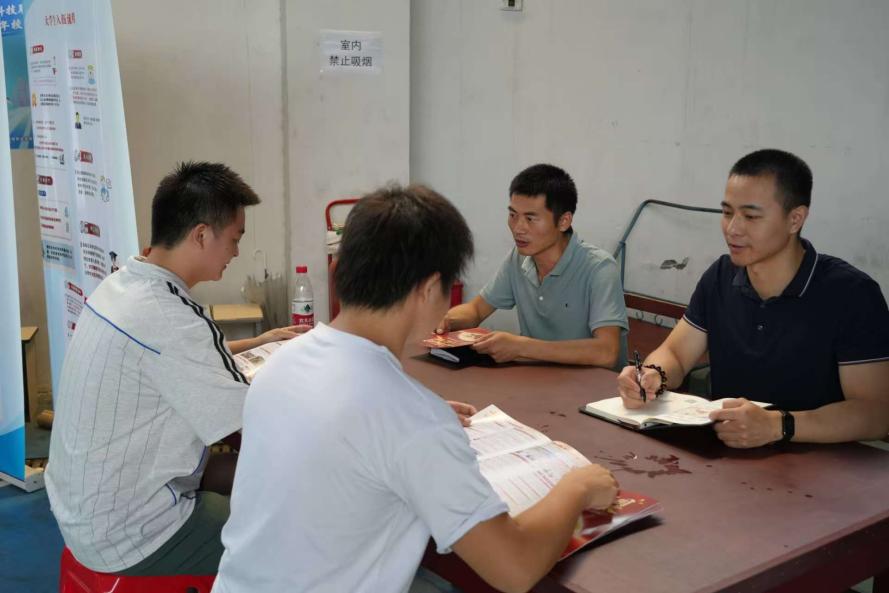 青春啟航 夢想綻放——武漢科技職業學院2025屆畢業季