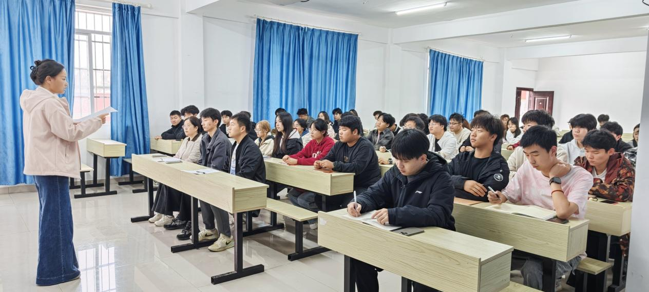 筑牢校園安全網 守護青春成長路 ——我院召開安全信息員工作會議 筑牢校園安全網 守護青春成長路 ——我院召開安全信息員工作會議