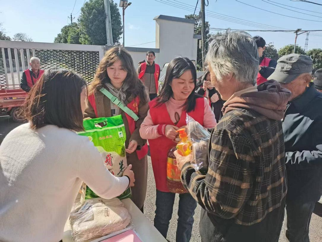 黨建賦能鄉(xiāng)村振興 校社共建書寫新篇——我院攜手中鐵花園社區(qū)赴光明村開展黨建共建活動(dòng)