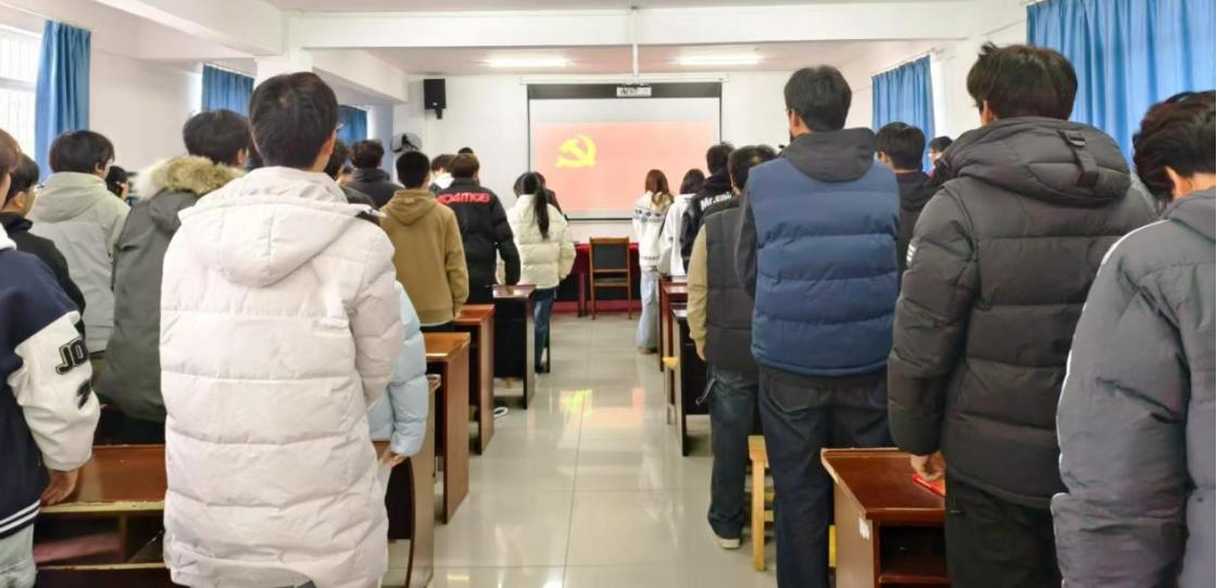 淬煉初心擔使命 薪火相傳啟新程 ——武漢科技職業學院第40期業余黨校順利結業
