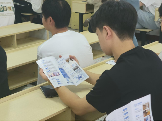 學校攜手美的集團舉行2025年秋季崗位實習企業宣講會 學校攜手美的集團舉行2025年秋季崗位實習企業宣講會