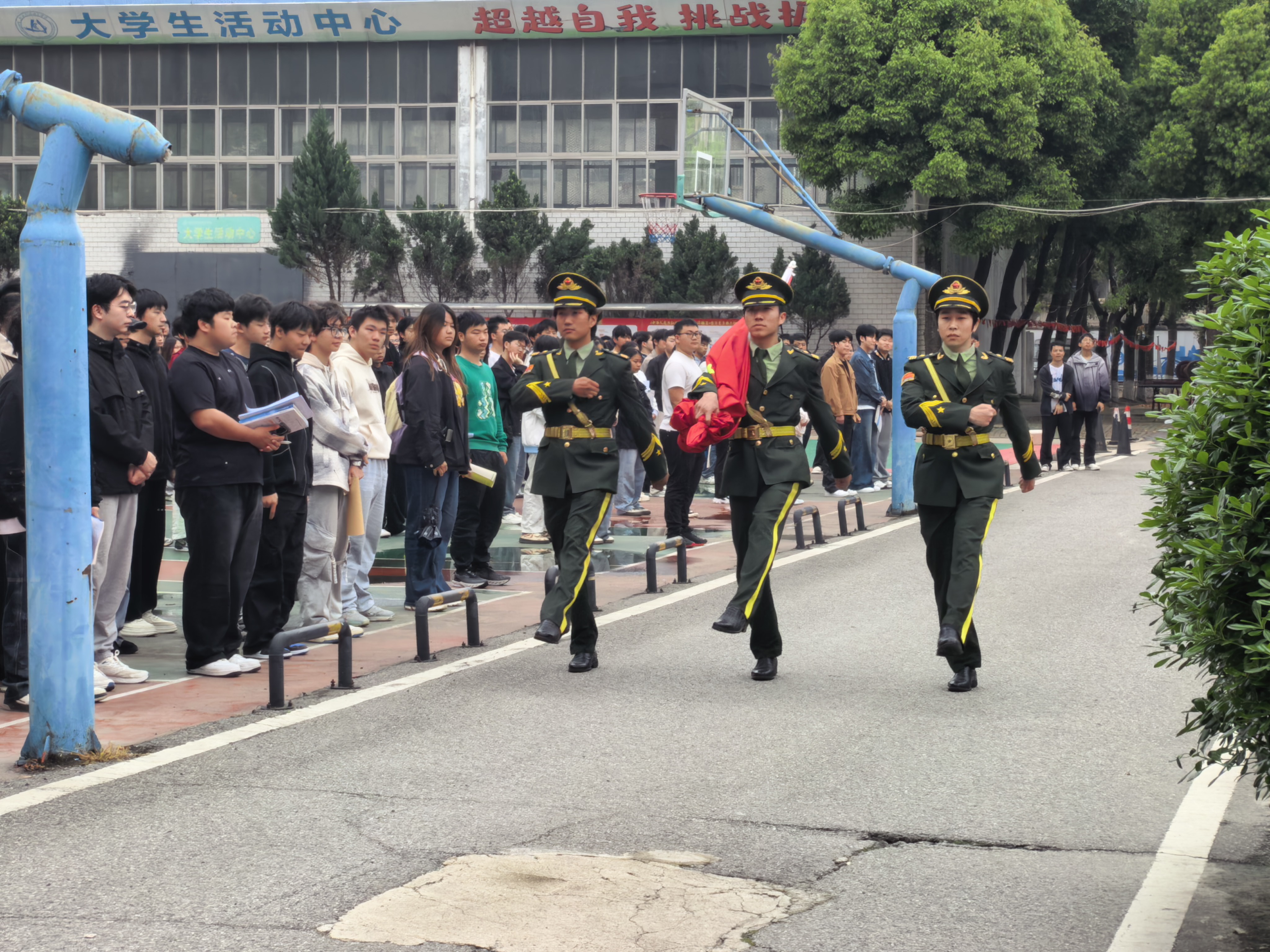 國旗下話成長 榜樣引領(lǐng)技能報國——我院舉行獲獎學(xué)子國旗下分享儀式