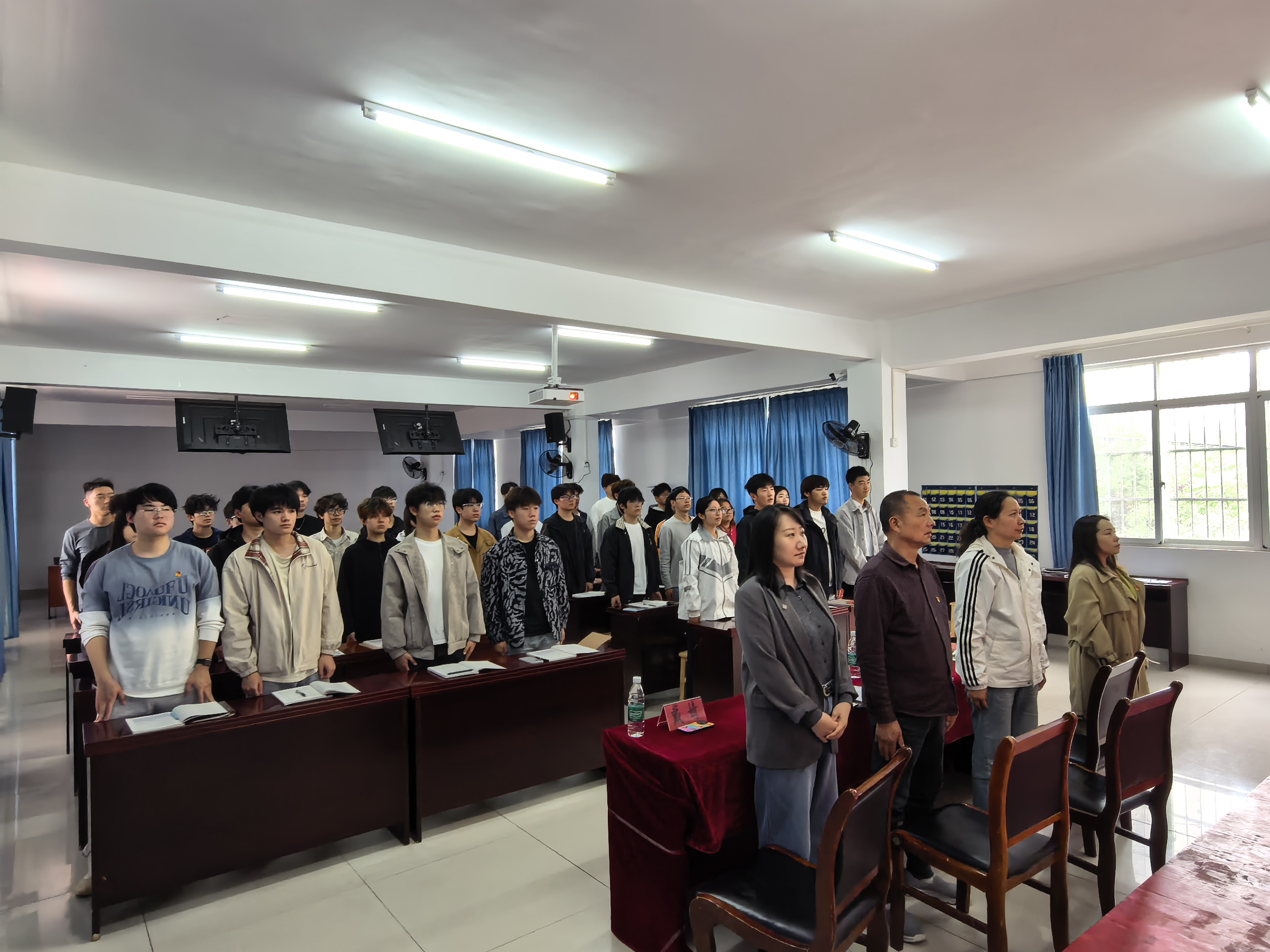 凝心鑄魂強信仰 逐夢向黨啟新程 —— 武漢科技職業(yè)學(xué)院第 41 期業(yè)余黨校順利開班