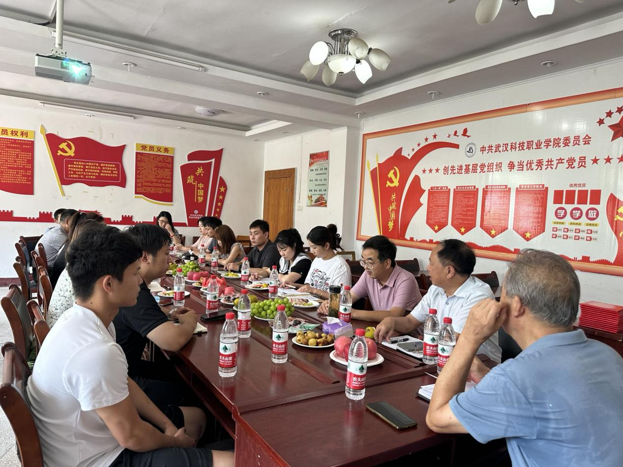 我院召開“躬耕教壇，強國有我”教師節座談會