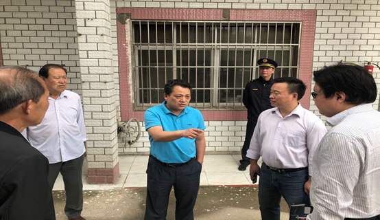 洪山區副區長一行深入學院實地調研 為學院排憂解難 洪山區副區長一行深入學院實地調研 為學院排憂解難