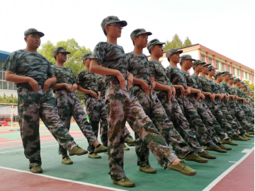 我院召開2019級新生軍訓匯報表演暨總結表彰大會 我院召開2019級新生軍訓匯報表演暨總結表彰大會