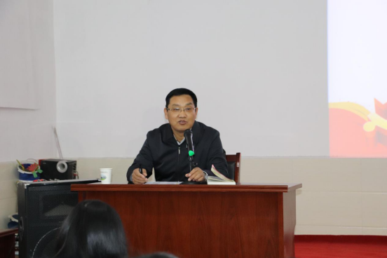 省委講師團(tuán)成員中南民族大學(xué)閻占定教授 蒞臨我院宣講黨的十九屆四中全會精神 省委講師團(tuán)成員中南民族大學(xué)閻占定教授 蒞臨我院宣講黨的十九屆四中全會精神