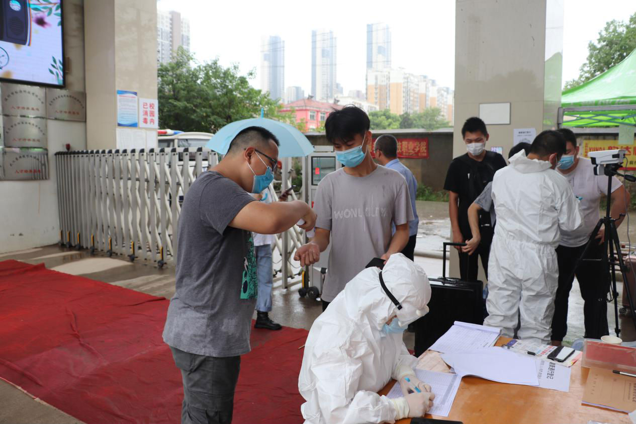 歡迎回家!武漢科技職業學院迎來2020屆首批畢業生返校 歡迎回家!武漢科技職業學院迎來2020屆首批畢業生返校