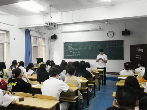 學(xué)工處深入開展開學(xué)教育,堅(jiān)決上好開學(xué)第一課 學(xué)工處深入開展開學(xué)教育,堅(jiān)決上好開學(xué)第一課