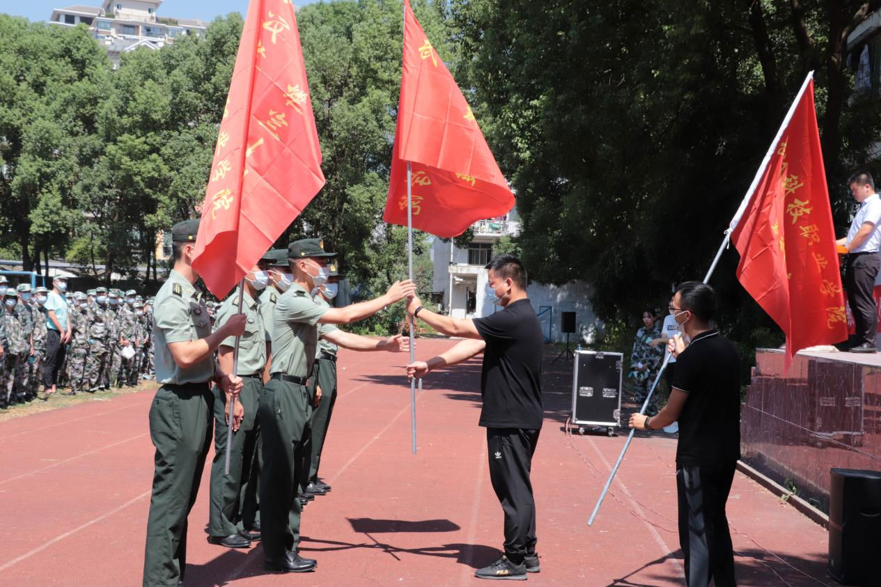 我校新生軍訓開營儀式圓滿落幕