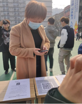 人人都獻出一點愛,人生將變得更美好 ——為黎承航同學募捐 人人都獻出一點愛,人生將變得更美好 ——為黎承航同學募捐